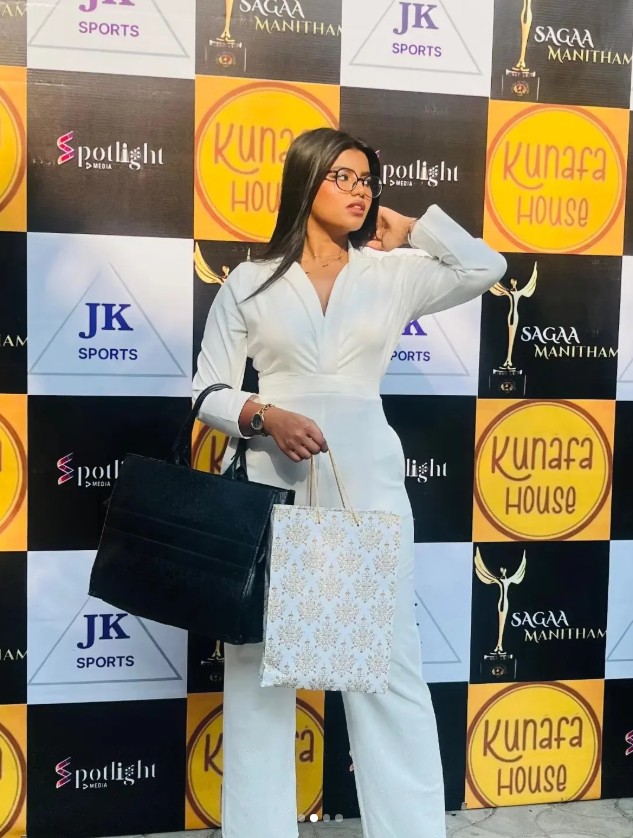 pooja1